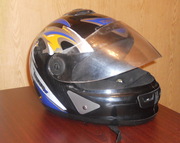 Продам б/у мотошлем. Не битый, не треснутый.