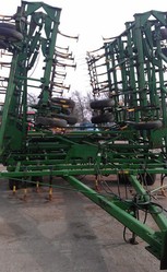 Культиватор John Deere 985